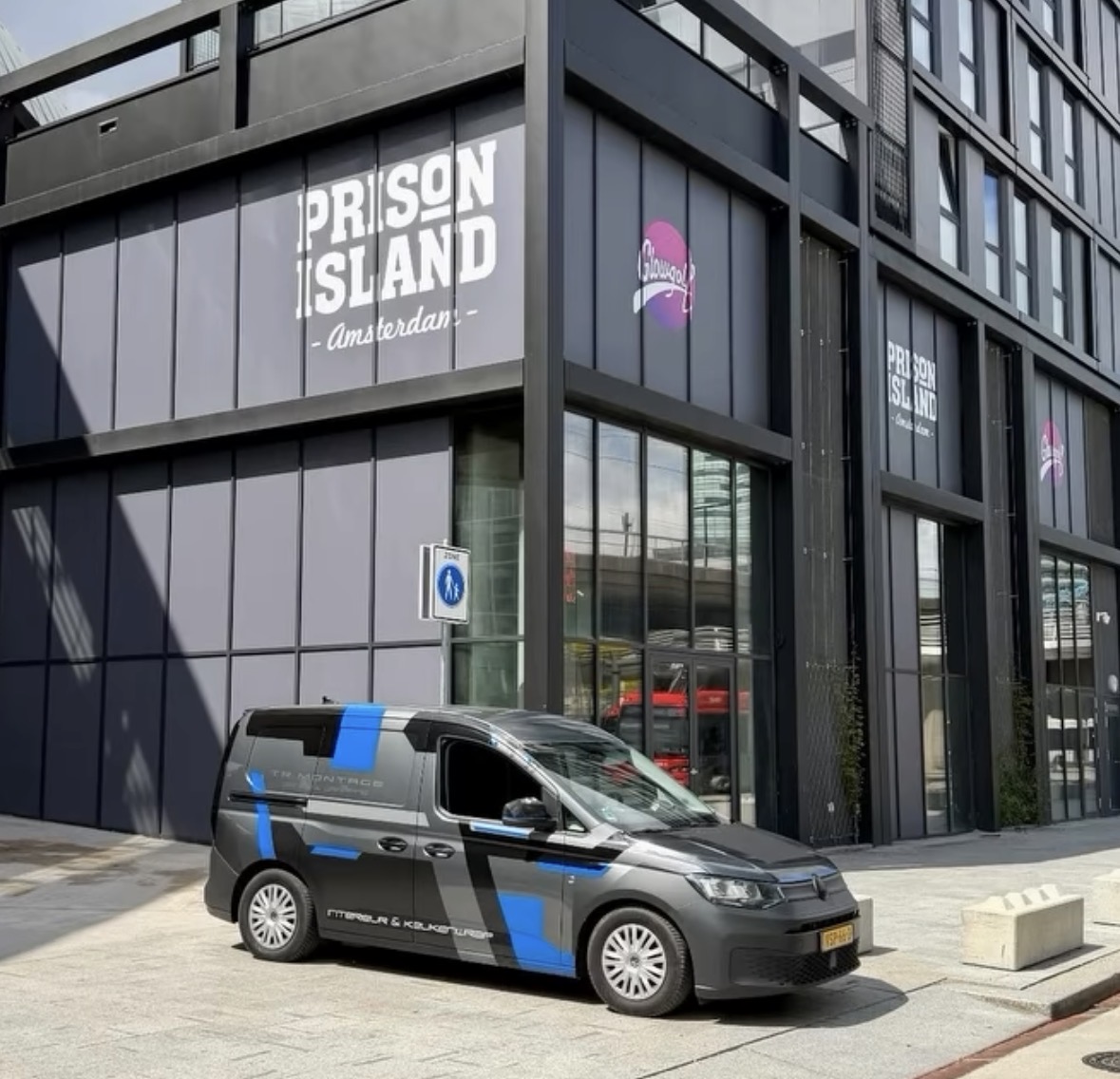 Bedrijfsbus als interactieve foliekleur-preview